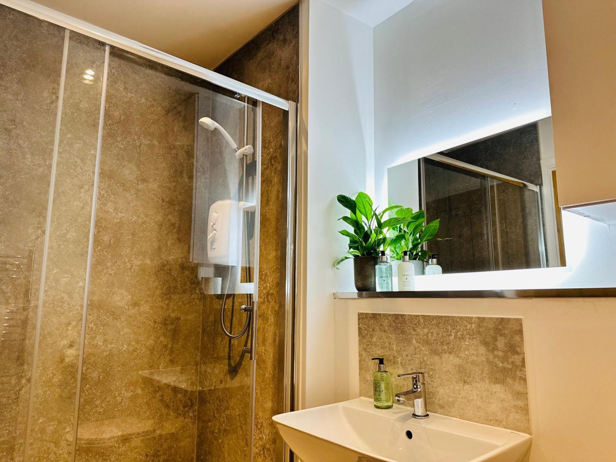 Barnet House Serviced Apartments Данфермлин Экстерьер фото
