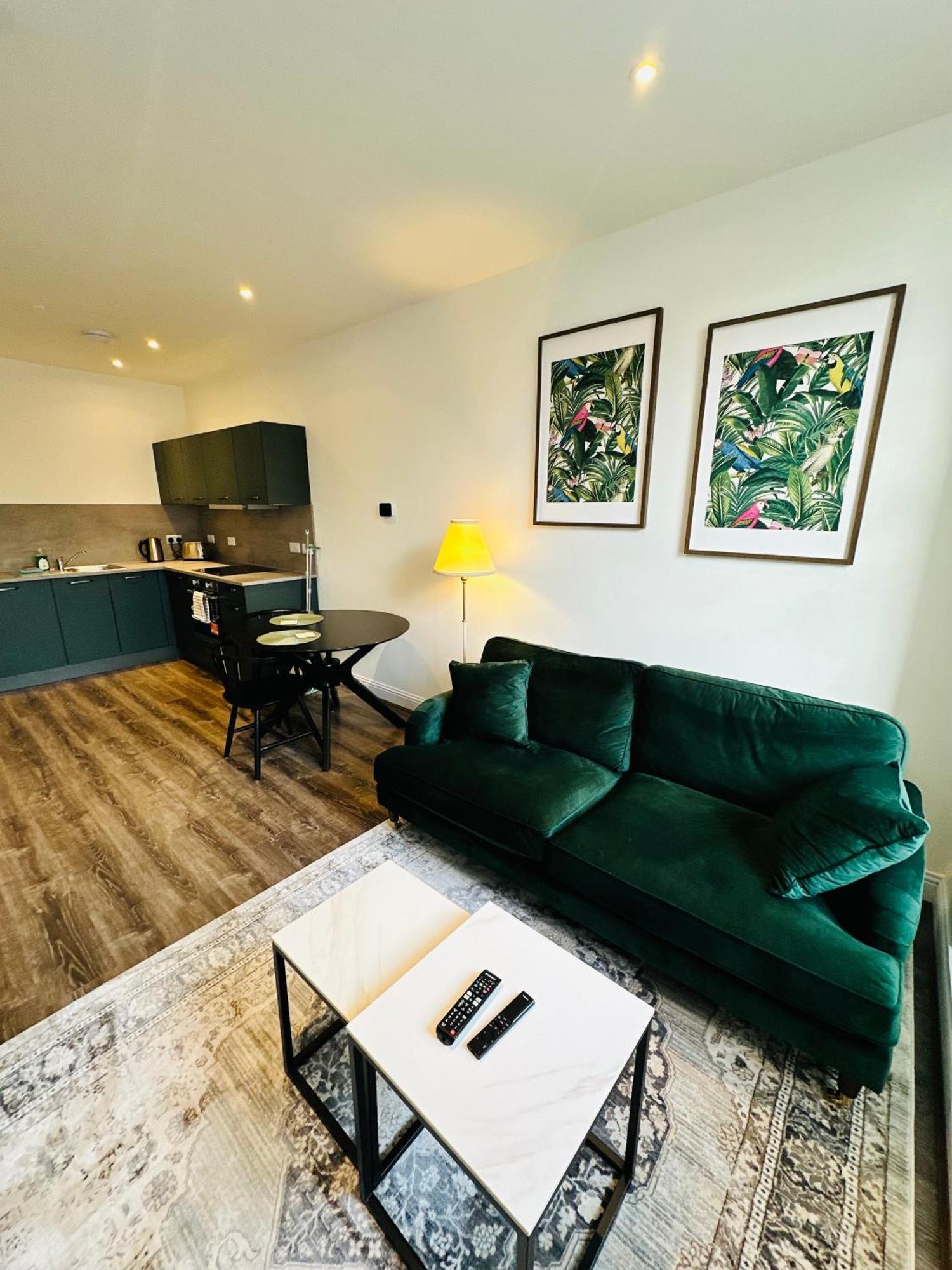 Barnet House Serviced Apartments Данфермлин Экстерьер фото