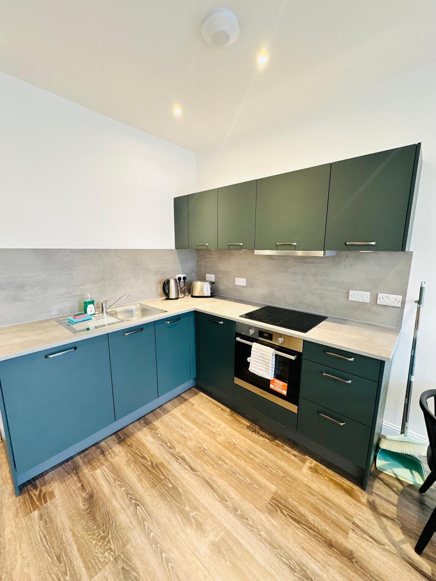 Barnet House Serviced Apartments Данфермлин Экстерьер фото