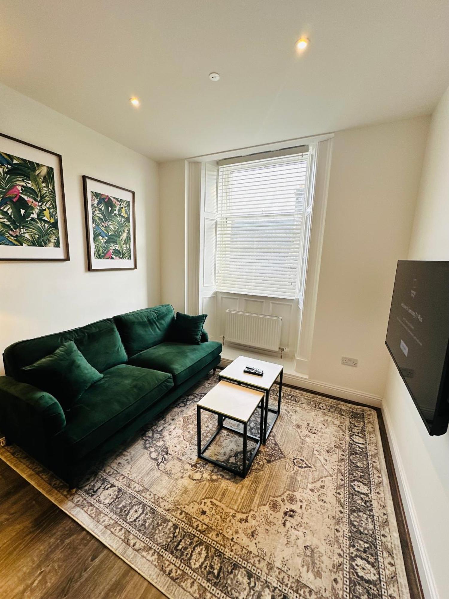 Barnet House Serviced Apartments Данфермлин Экстерьер фото