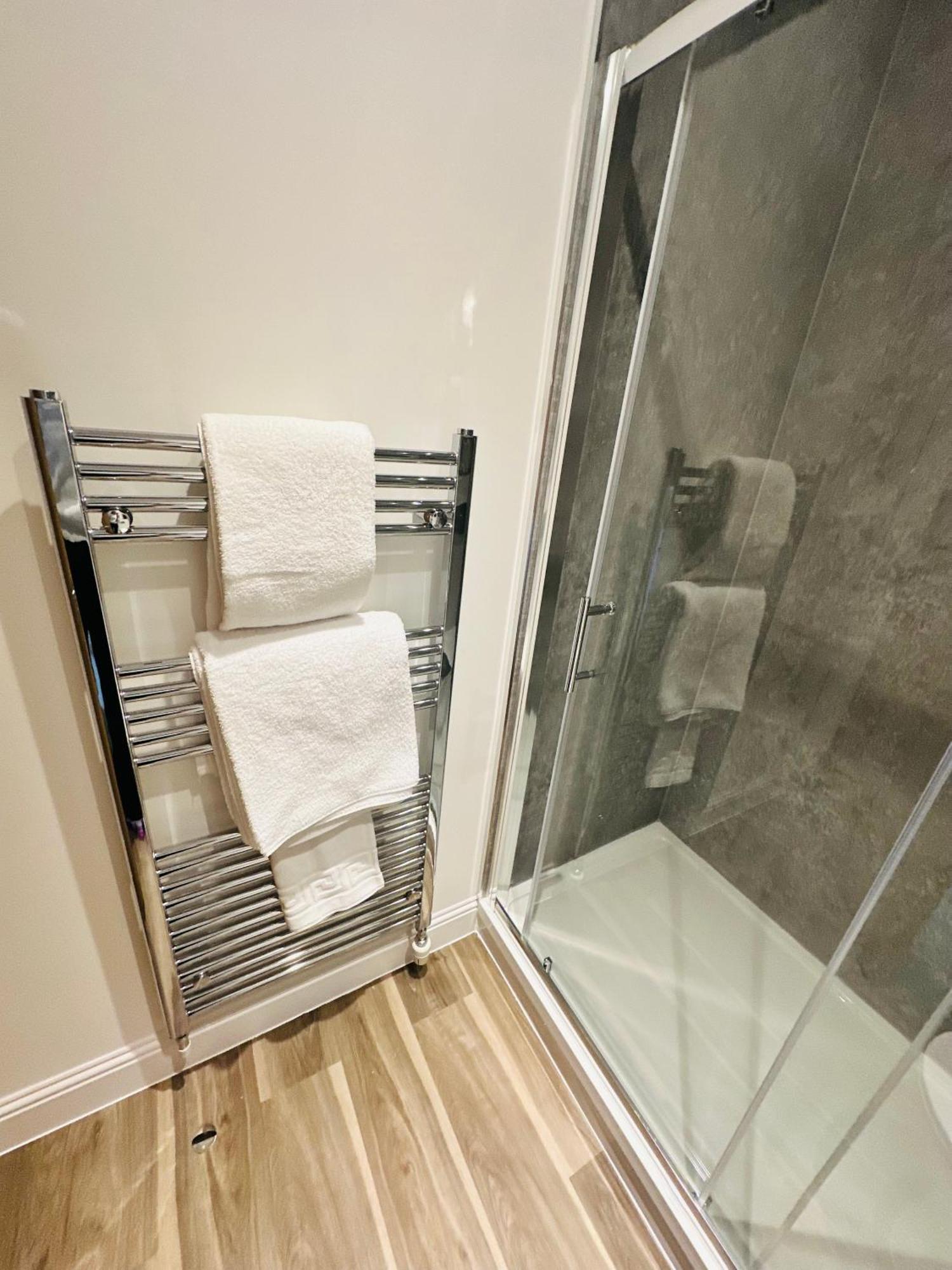 Barnet House Serviced Apartments Данфермлин Экстерьер фото