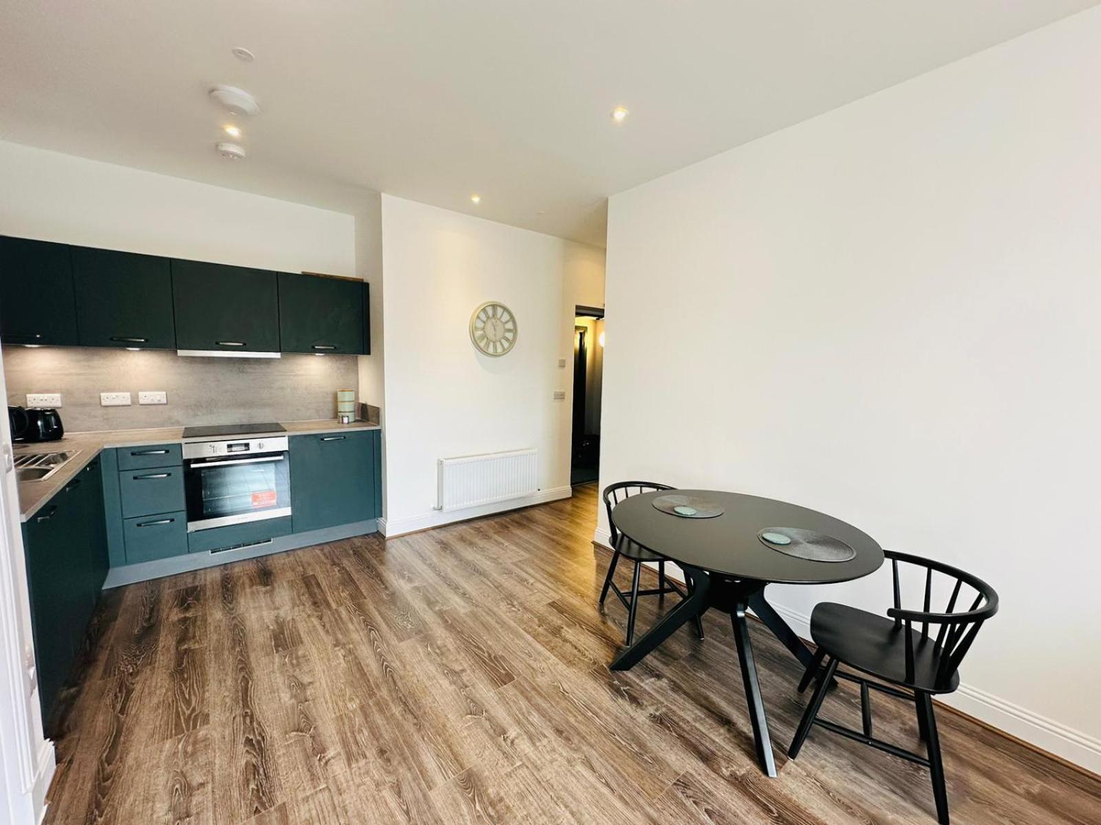 Barnet House Serviced Apartments Данфермлин Экстерьер фото