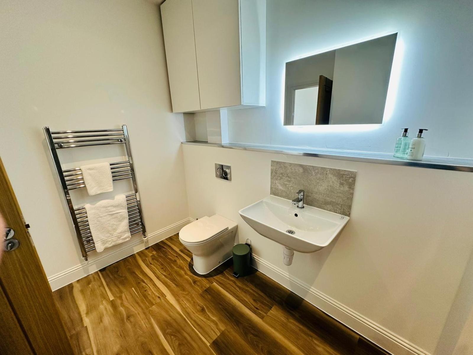 Barnet House Serviced Apartments Данфермлин Экстерьер фото